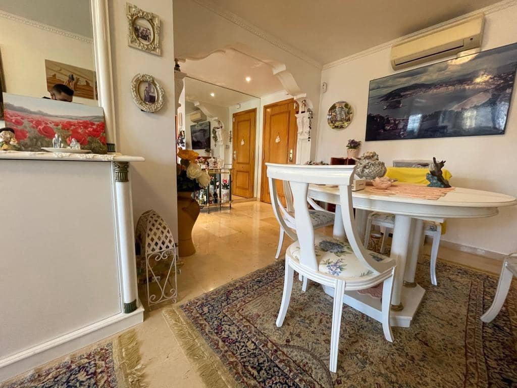 Apartamento de 2 habitaciones en Benidorm en venta con piscina - 250.000 € (Ref: 8847350)