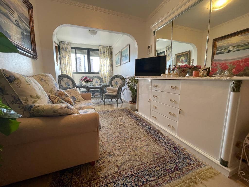 Apartamento de 2 habitaciones en Benidorm en venta con piscina - 250.000 € (Ref: 8847350)