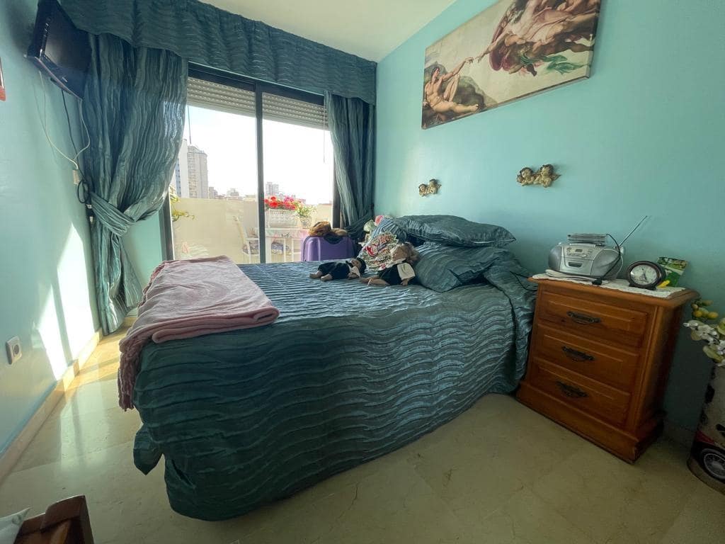 Apartamento de 2 habitaciones en Benidorm en venta con piscina - 250.000 € (Ref: 8847350)