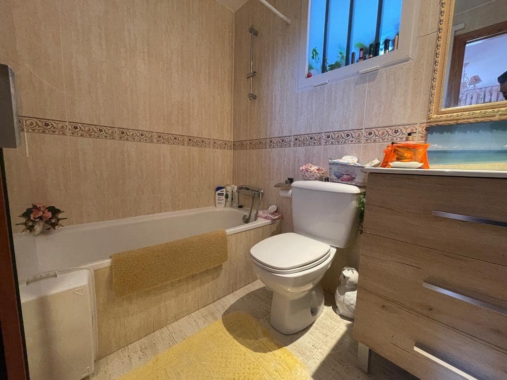 Apartamento de 2 habitaciones en Benidorm en venta con piscina - 250.000 € (Ref: 8847350)