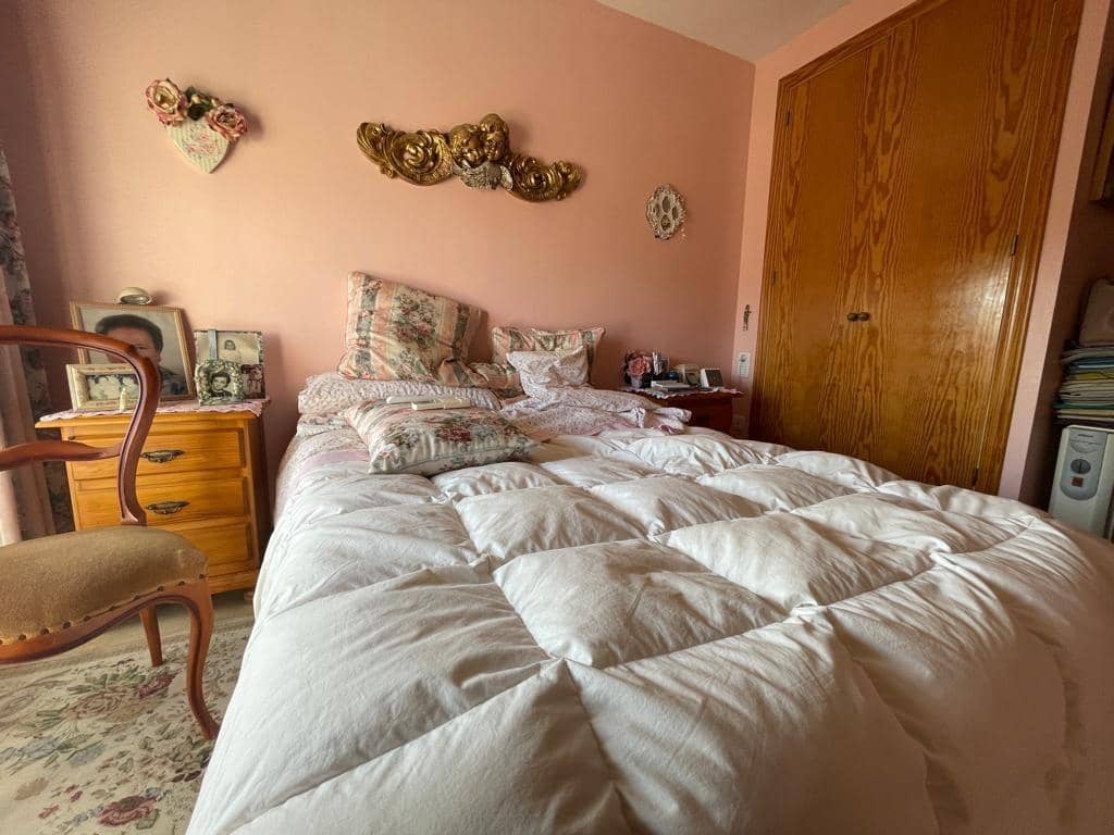 Apartamento de 2 habitaciones en Benidorm en venta con piscina - 250.000 € (Ref: 8847350)