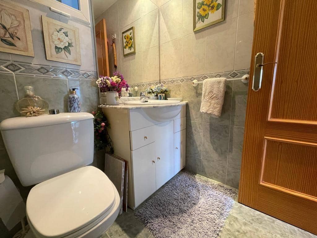 Apartamento de 2 habitaciones en Benidorm en venta con piscina - 250.000 € (Ref: 8847350)