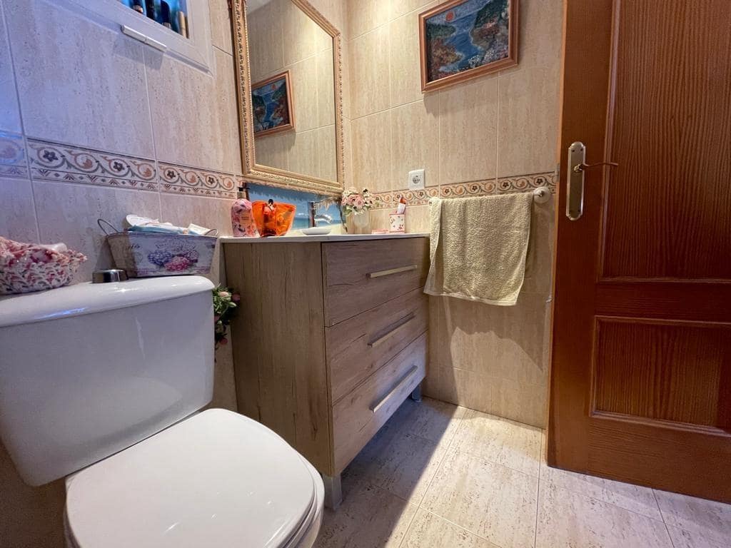 Apartamento de 2 habitaciones en Benidorm en venta con piscina - 250.000 € (Ref: 8847350)