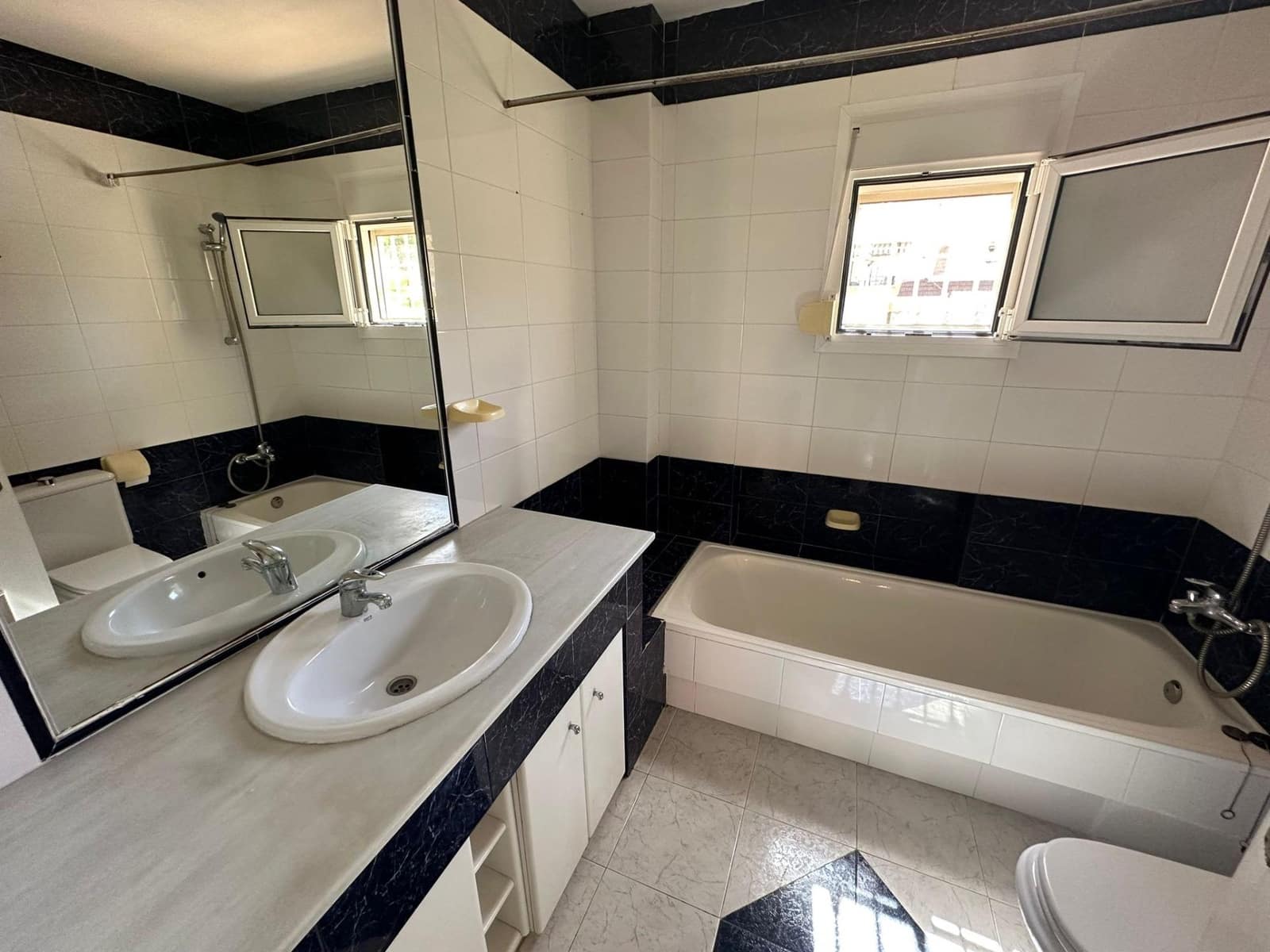 6 soveværelse Villa til salg i Benidorm med swimmingpool garage - € 480.000 (Ref: 8847356)