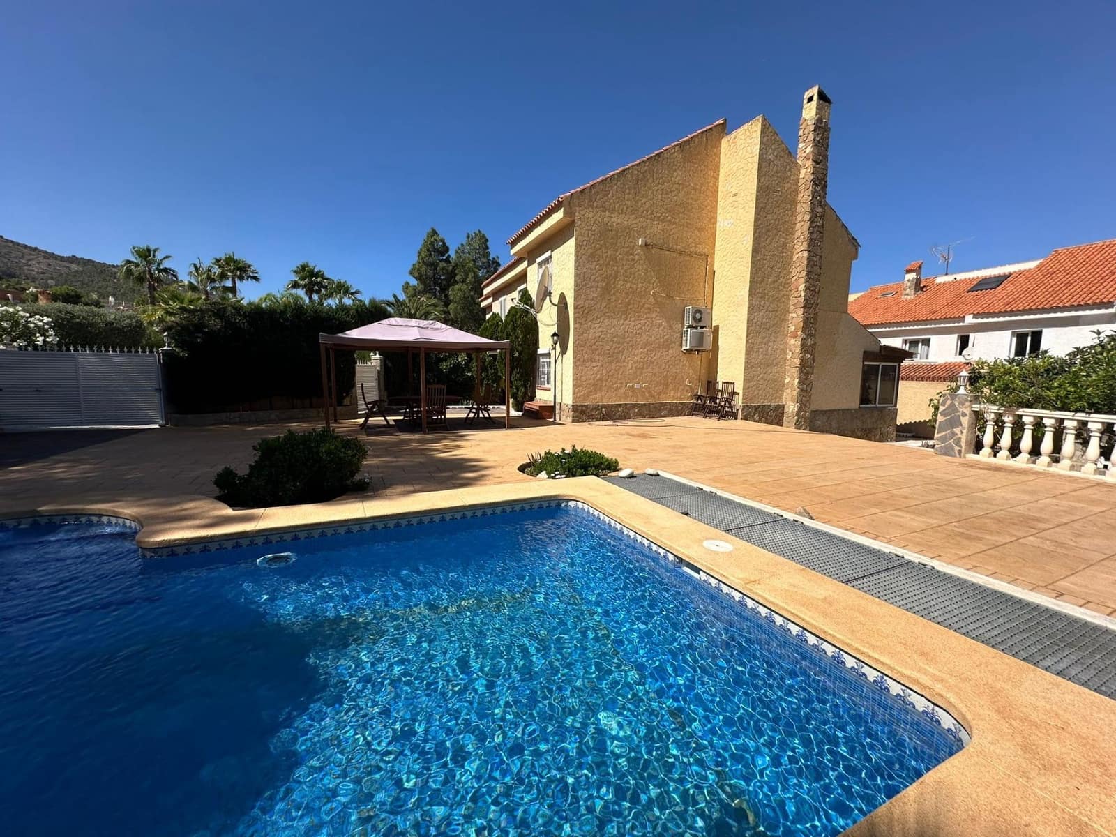 6 soveværelse Villa til salg i Benidorm med swimmingpool garage - € 480.000 (Ref: 8847356)