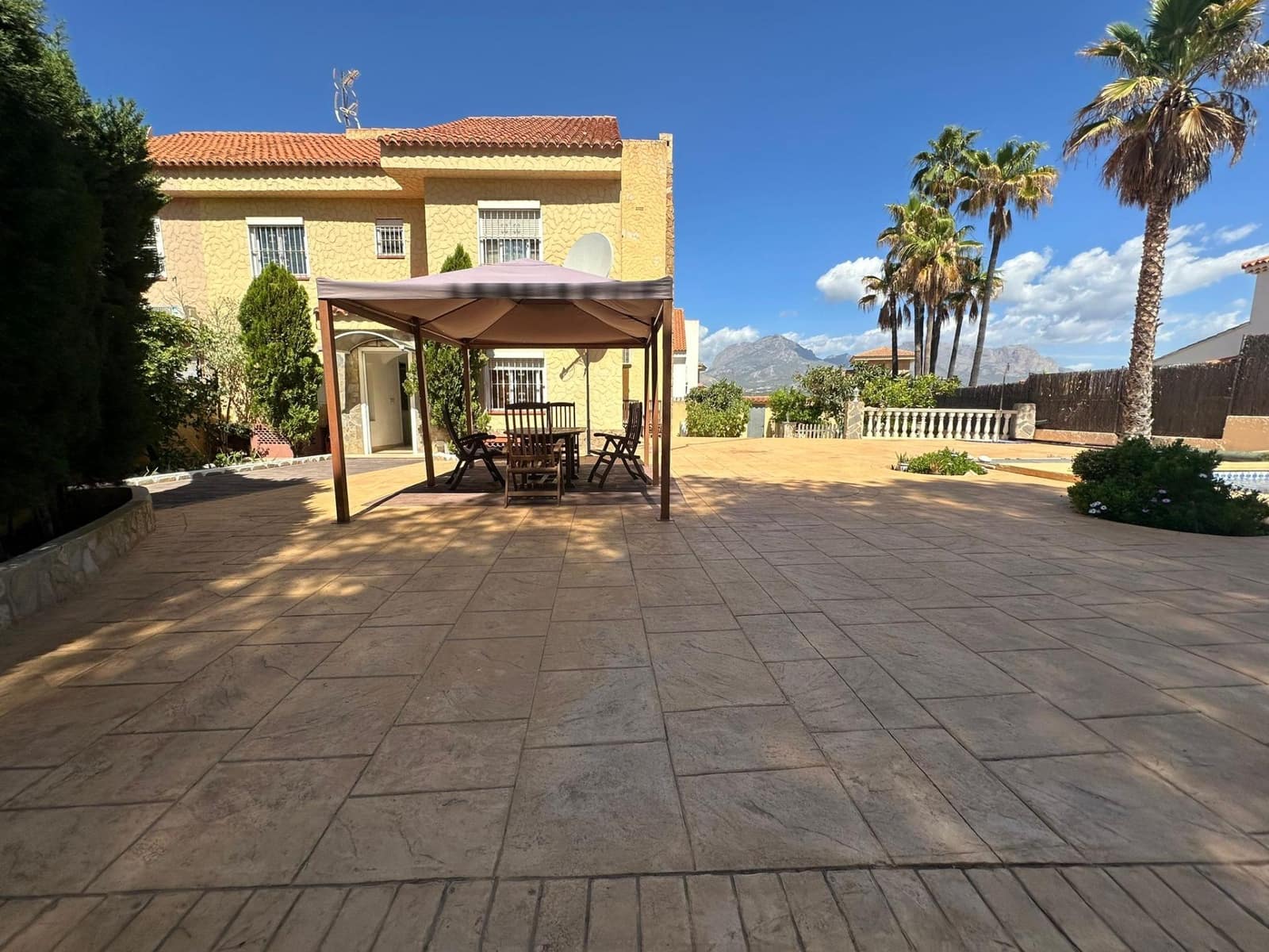 6 soveværelse Villa til salg i Benidorm med swimmingpool garage - € 480.000 (Ref: 8847356)