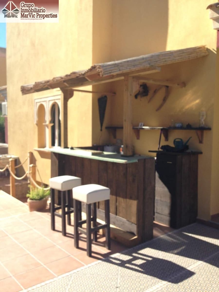 6 bedroom Villa for sale in Alfaz del Pi / L'Alfas del Pi with pool garage - € 590,000 (Ref: 8857671)