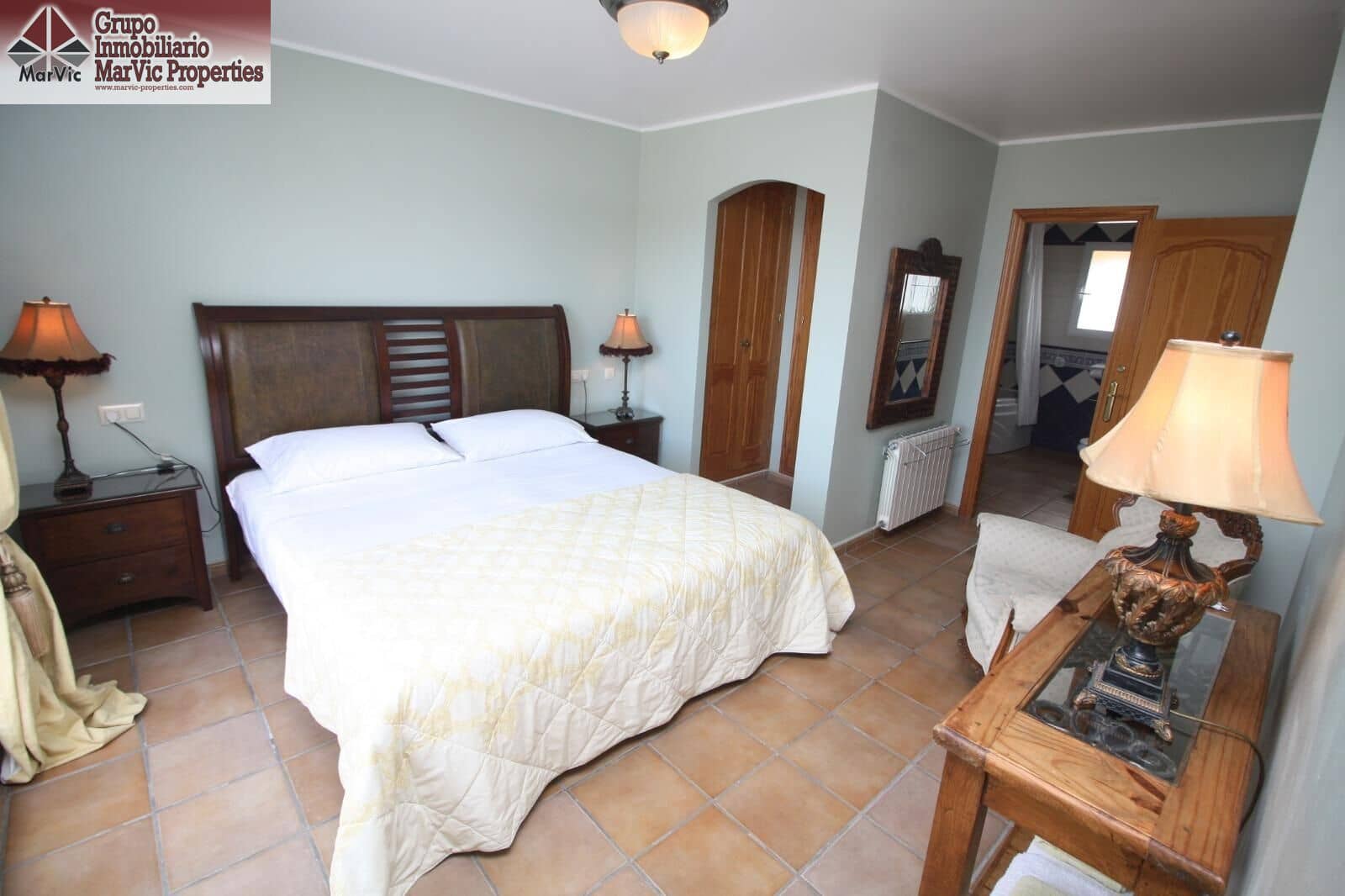 6 bedroom Villa for sale in Alfaz del Pi / L'Alfas del Pi with pool garage - € 590,000 (Ref: 8857671)