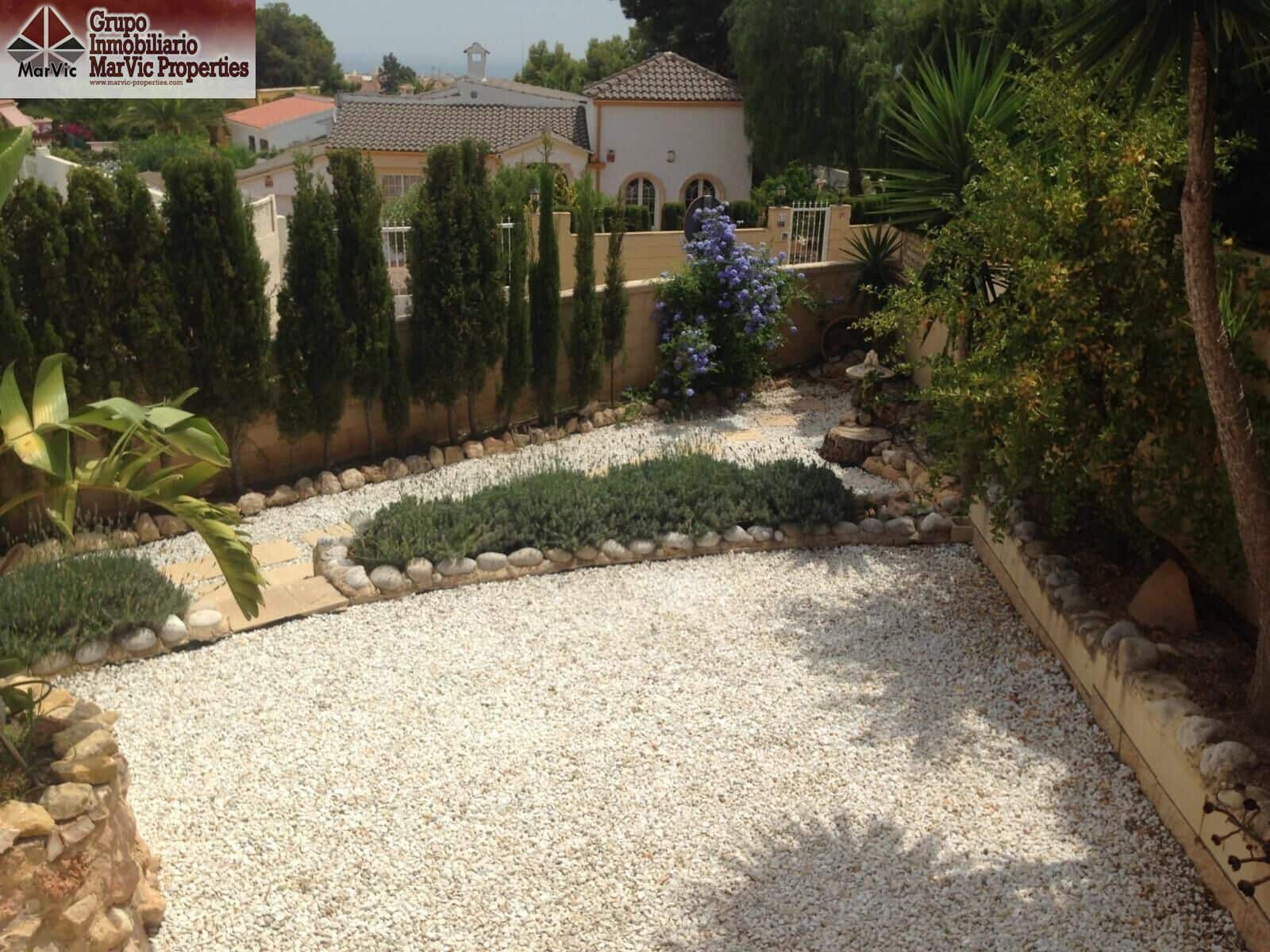 6 bedroom Villa for sale in Alfaz del Pi / L'Alfas del Pi with pool garage - € 590,000 (Ref: 8857671)