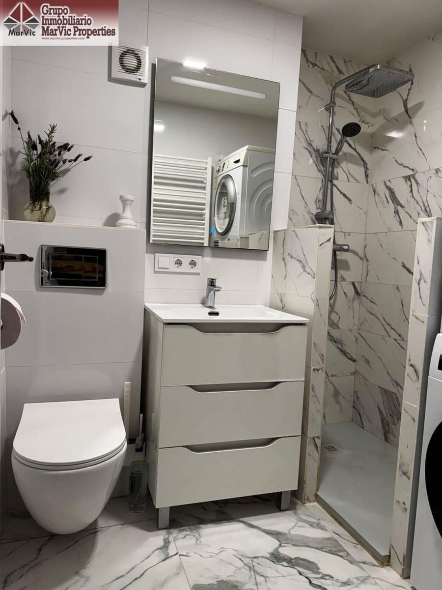 4 sovrum Lägenhet till salu i Benidorm med pool - 378 000 € (Ref: 8902118)