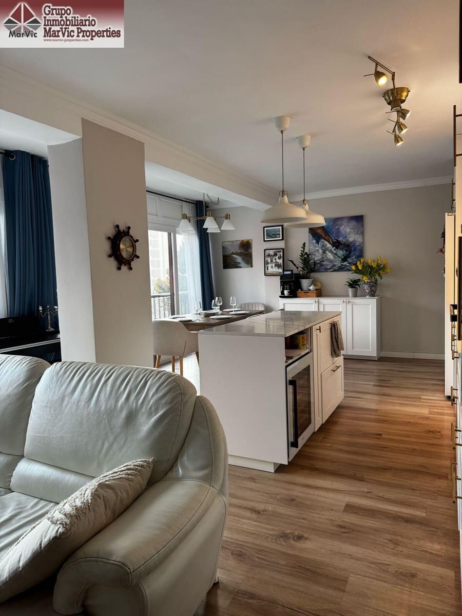 4 sovrum Lägenhet till salu i Benidorm med pool - 378 000 € (Ref: 8902118)