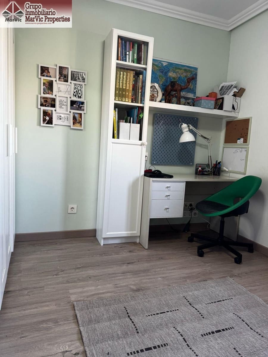 4 sovrum Lägenhet till salu i Benidorm med pool - 378 000 € (Ref: 8902118)