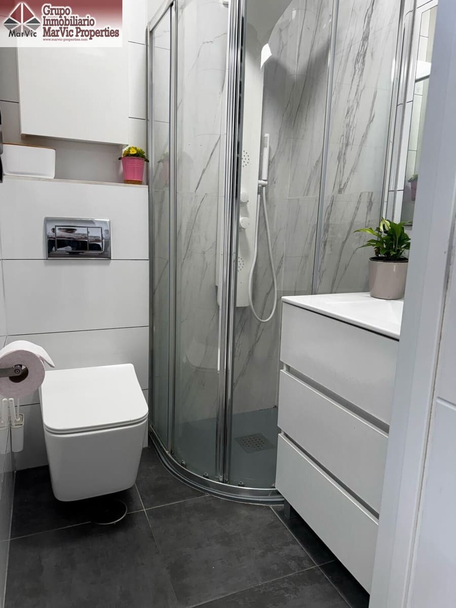 4 sovrum Lägenhet till salu i Benidorm med pool - 378 000 € (Ref: 8902118)