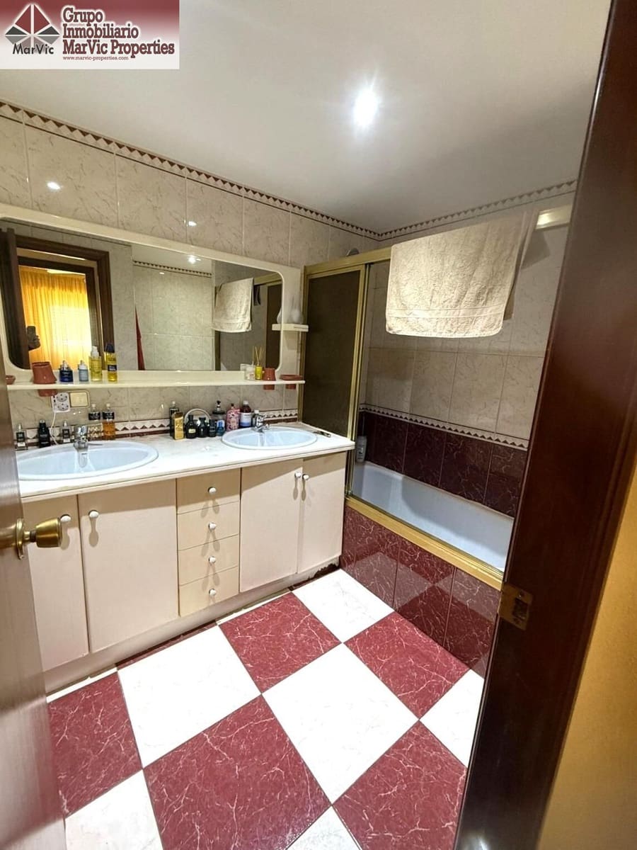 3 soverom Leilighet til salgs i Benidorm med svømmebasseng - € 480 000 (Ref: 8907530)