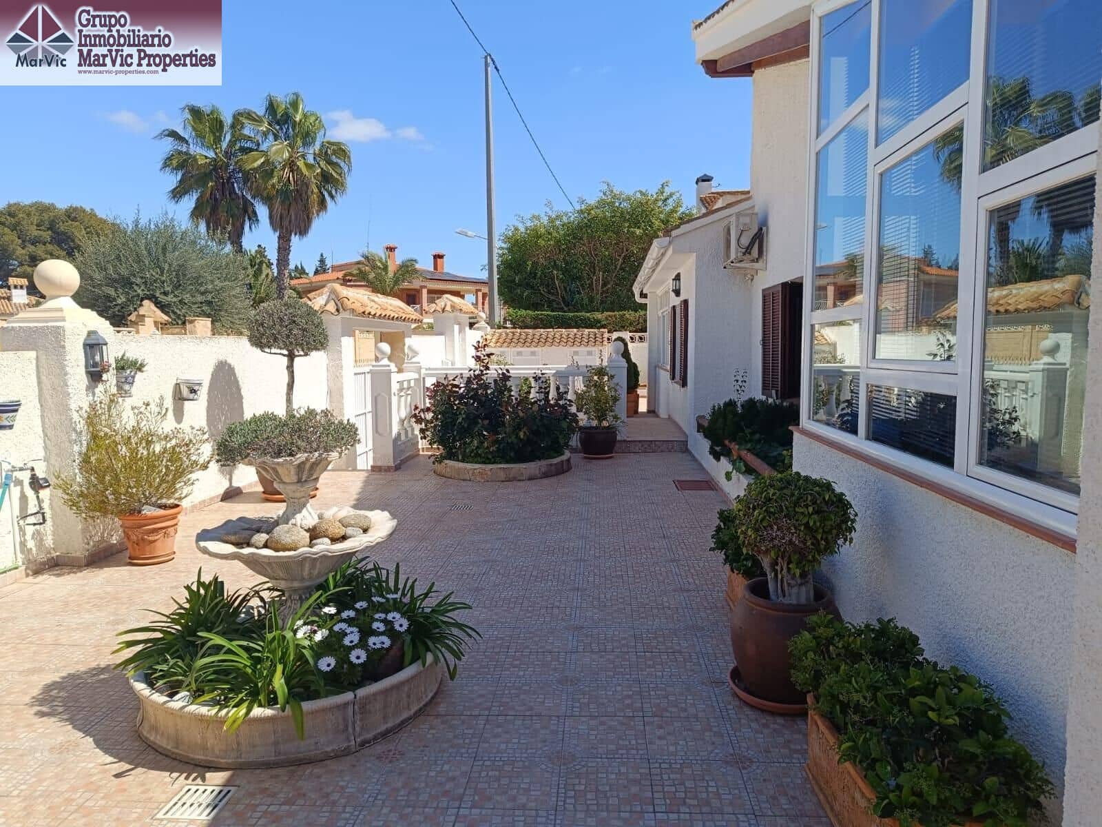 5 soveværelse Villa til salg i Benidorm med swimmingpool - € 770.000 (Ref: 8915286)