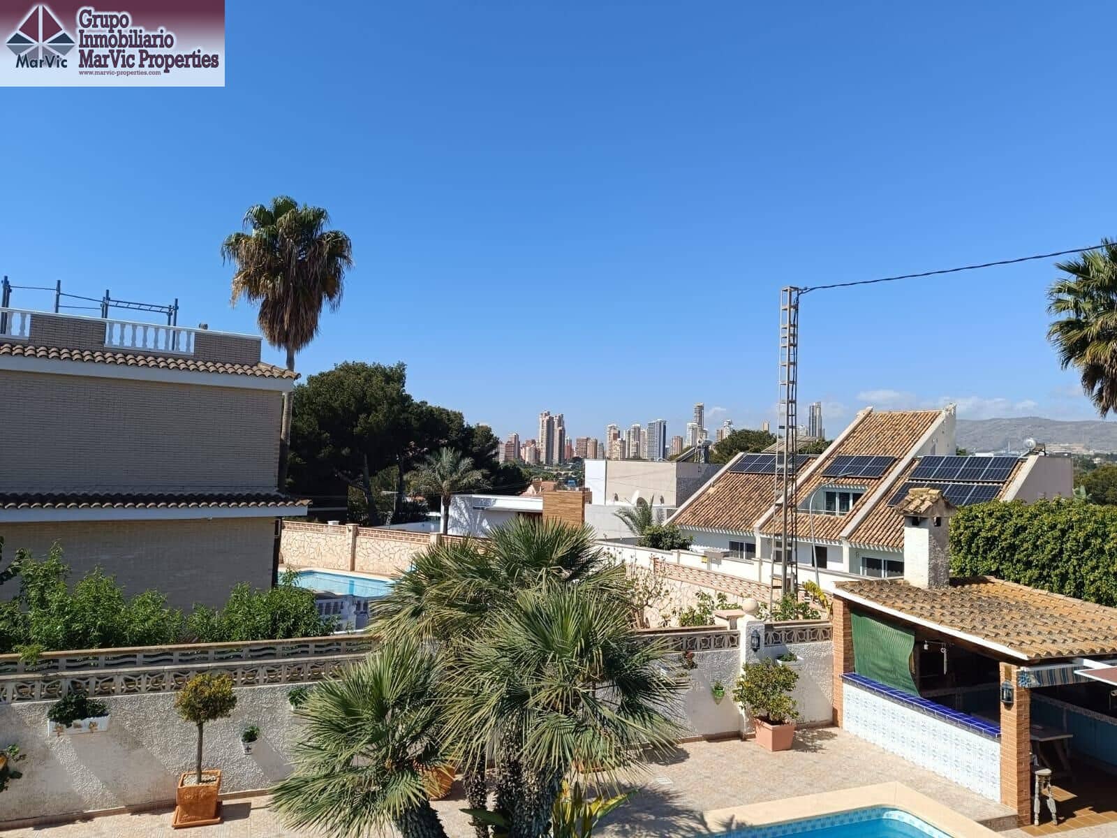 5 soveværelse Villa til salg i Benidorm med swimmingpool - € 770.000 (Ref: 8915286)