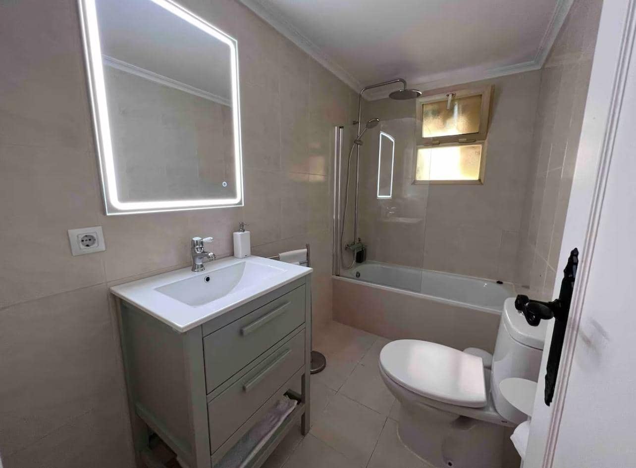 1 quarto Apartamento para venda em Benidorm com piscina - 195 000 € (Ref: 8944076)