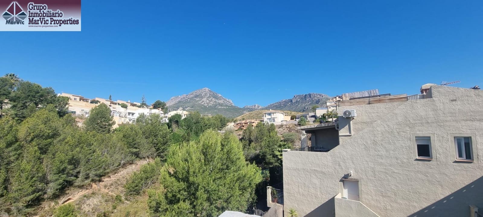 3 soveværelse Rækkehus til salg i La Nucia med garage - € 289.000 (Ref: 9002999)