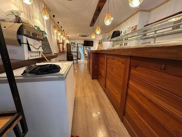 Local Comercial en Levante, Benidorm en venta - 315.000 € (Ref: 9004882)