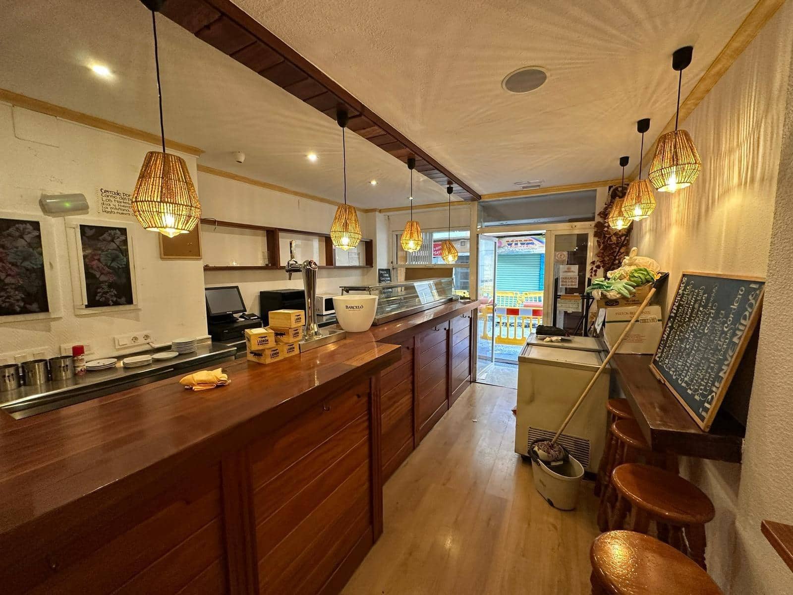 Erhverv til salg i Benidorm - € 315.000 (Ref: 9004882)