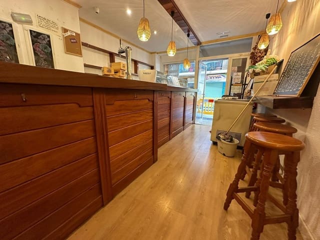 Local Comercial en Levante, Benidorm en venta - 315.000 € (Ref: 9004882)