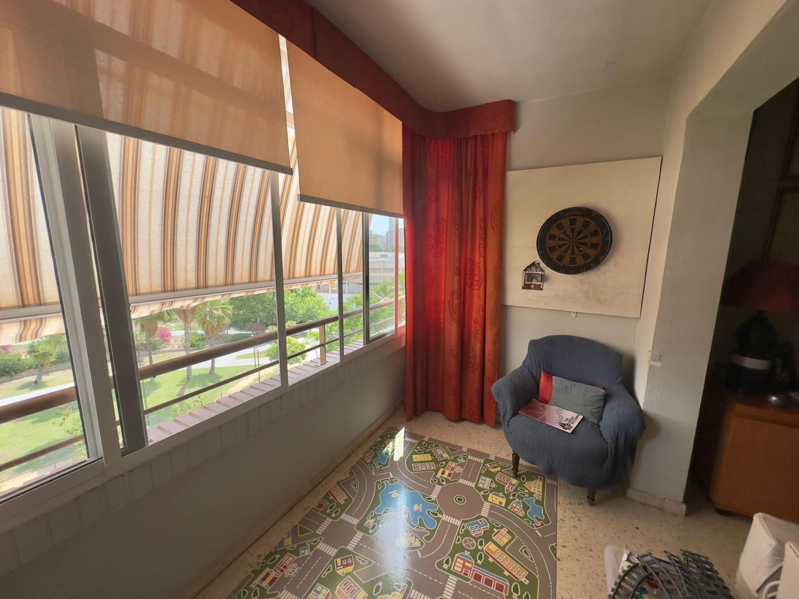 Piso de 4 habitaciones en Benidorm en venta con garaje - 295.000 € (Ref: 9031621)