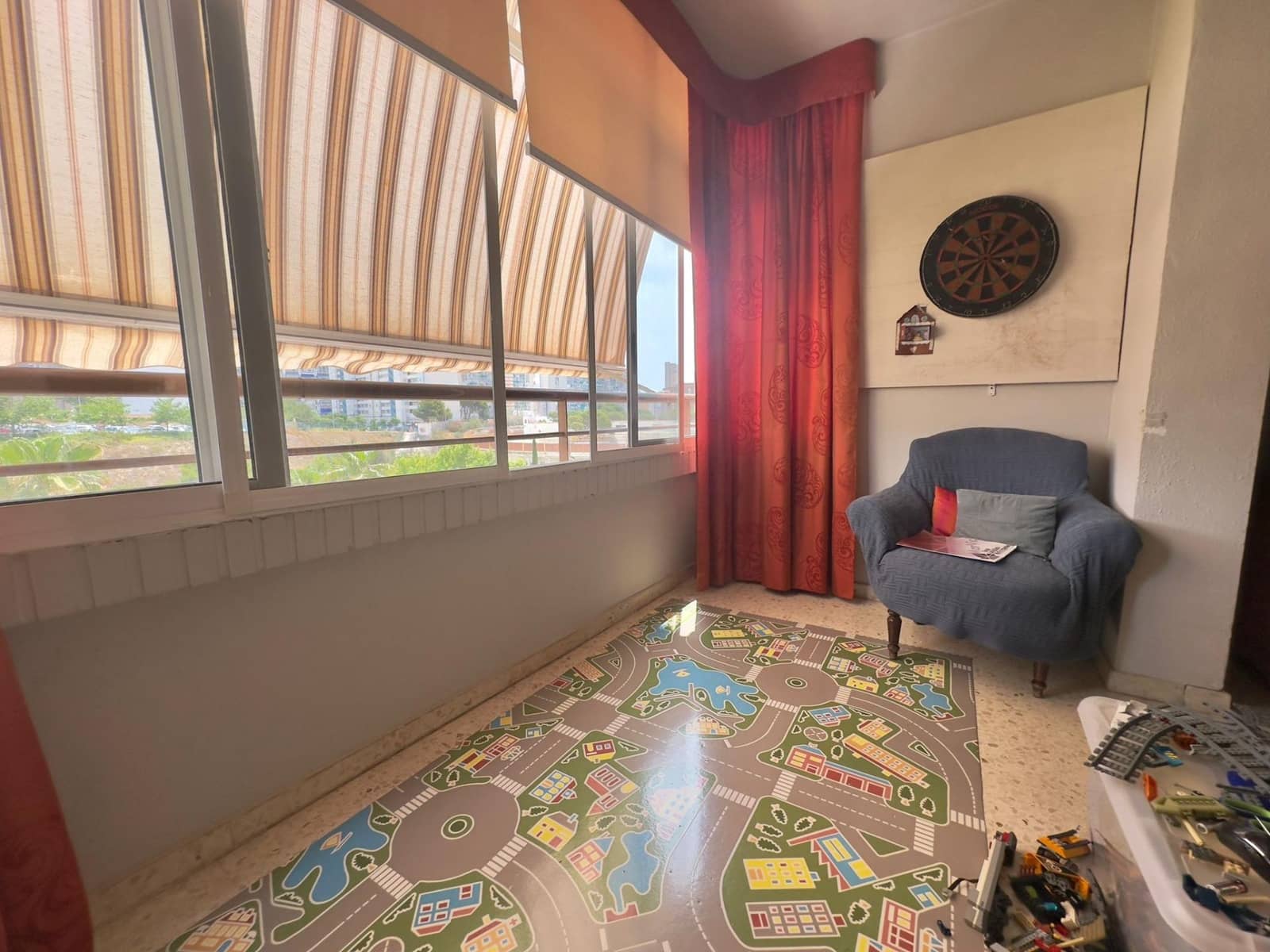 Piso de 4 habitaciones en Benidorm en venta con garaje - 295.000 € (Ref: 9031621)