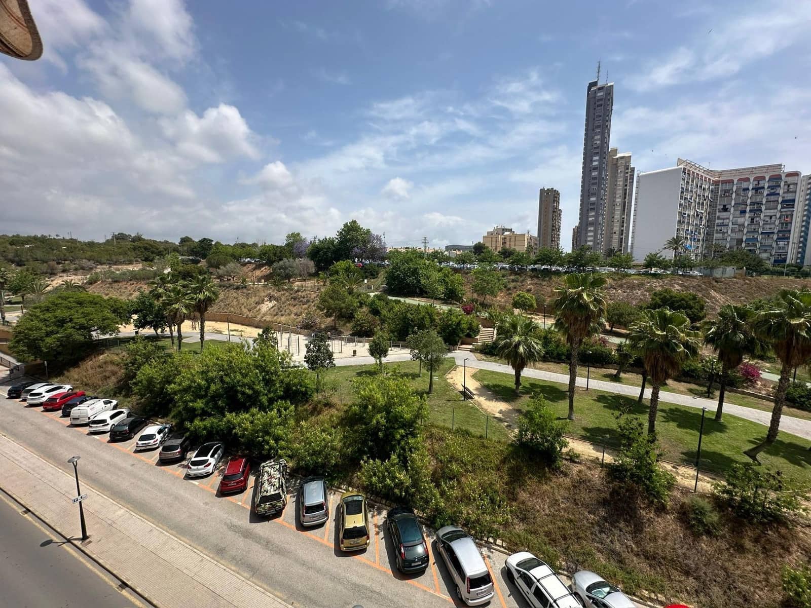 Piso de 4 habitaciones en Benidorm en venta con garaje - 295.000 € (Ref: 9031621)
