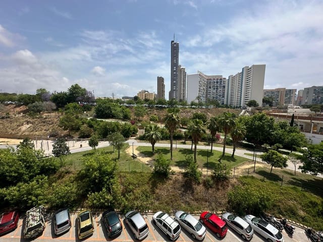 Piso de 4 habitaciones en Benidorm en venta con garaje - 295.000 € (Ref: 9031621)