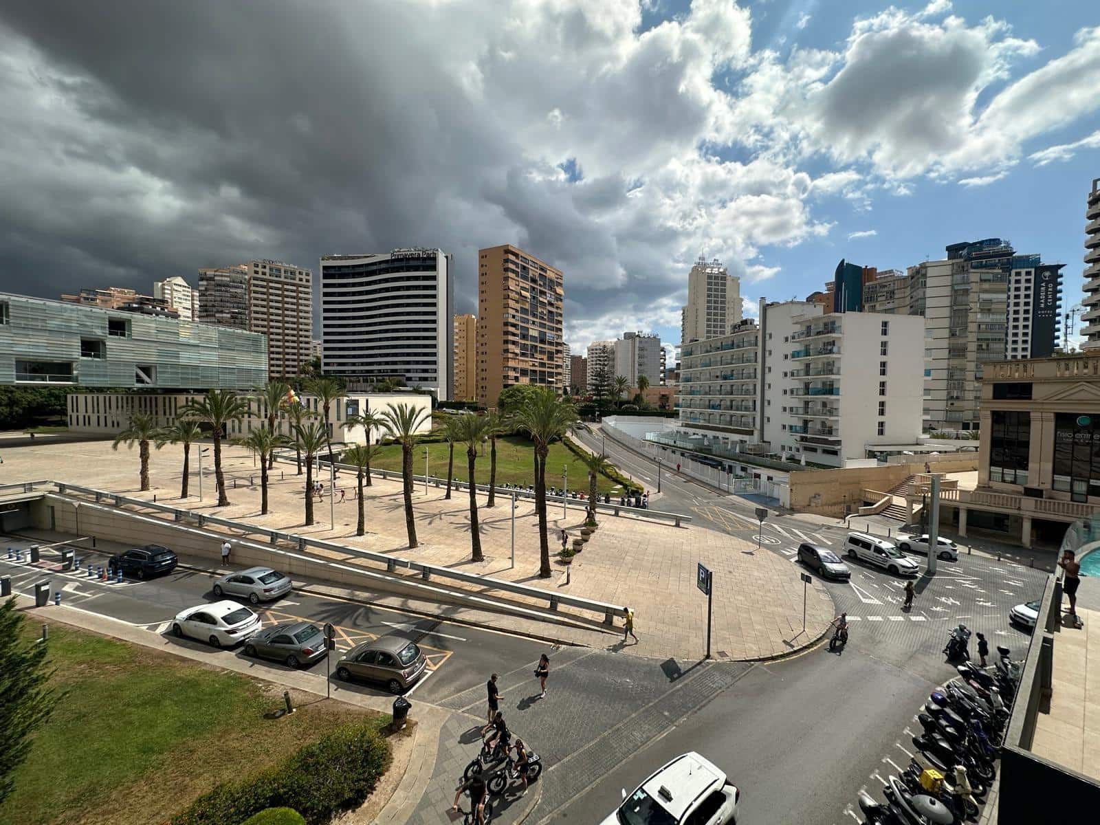 Piso de 4 habitaciones en Benidorm en venta con garaje - 399.000 € (Ref: 9034532)