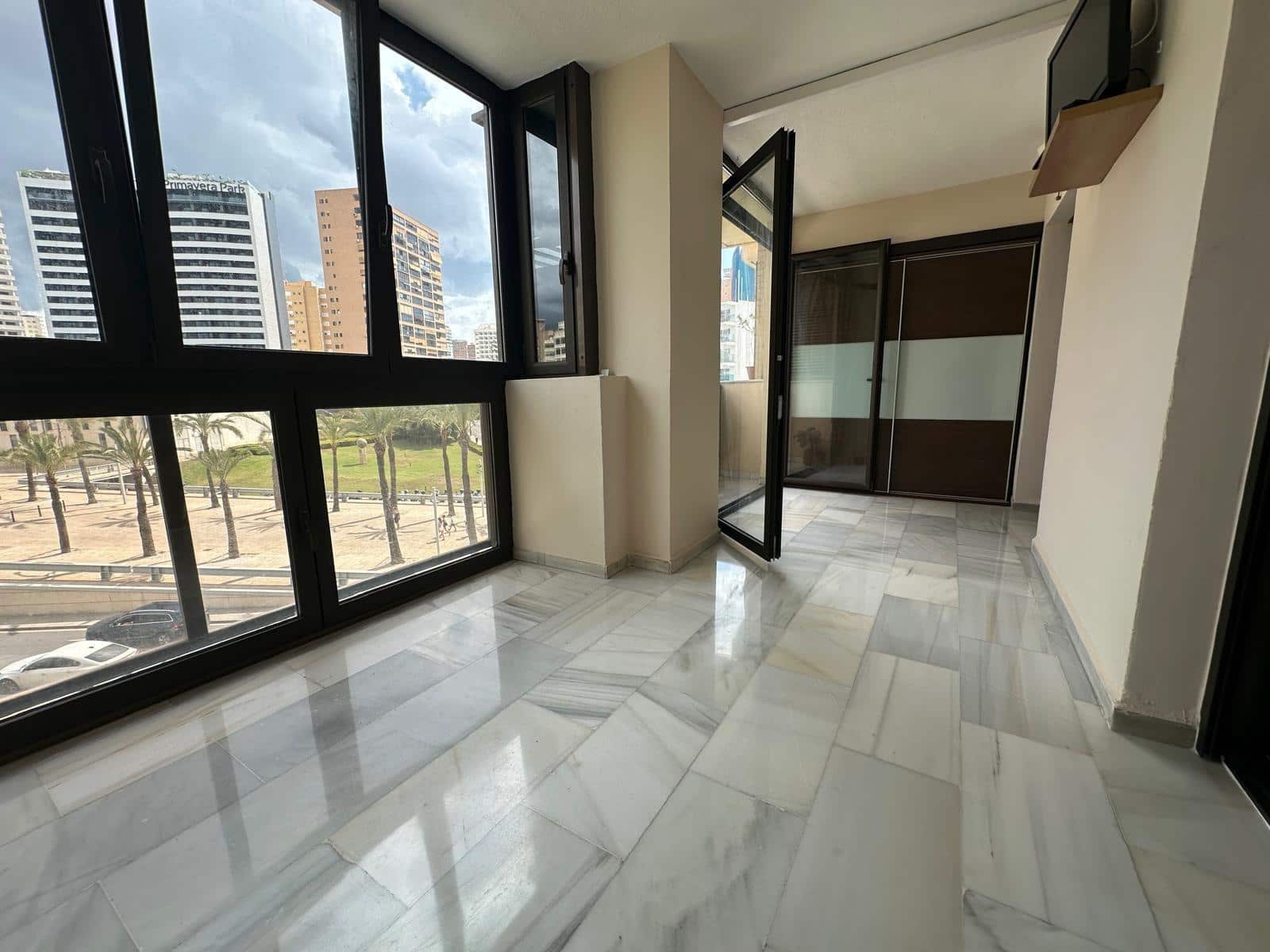 Piso de 4 habitaciones en Benidorm en venta con garaje - 399.000 € (Ref: 9034532)