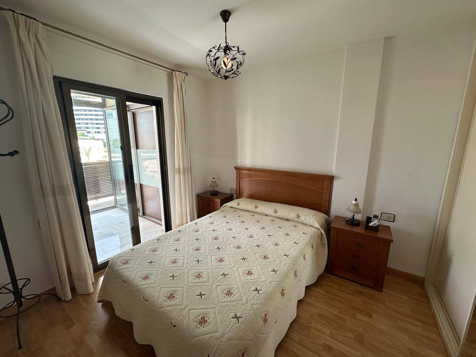 Piso de 4 habitaciones en Benidorm en venta con garaje - 399.000 € (Ref: 9034532)