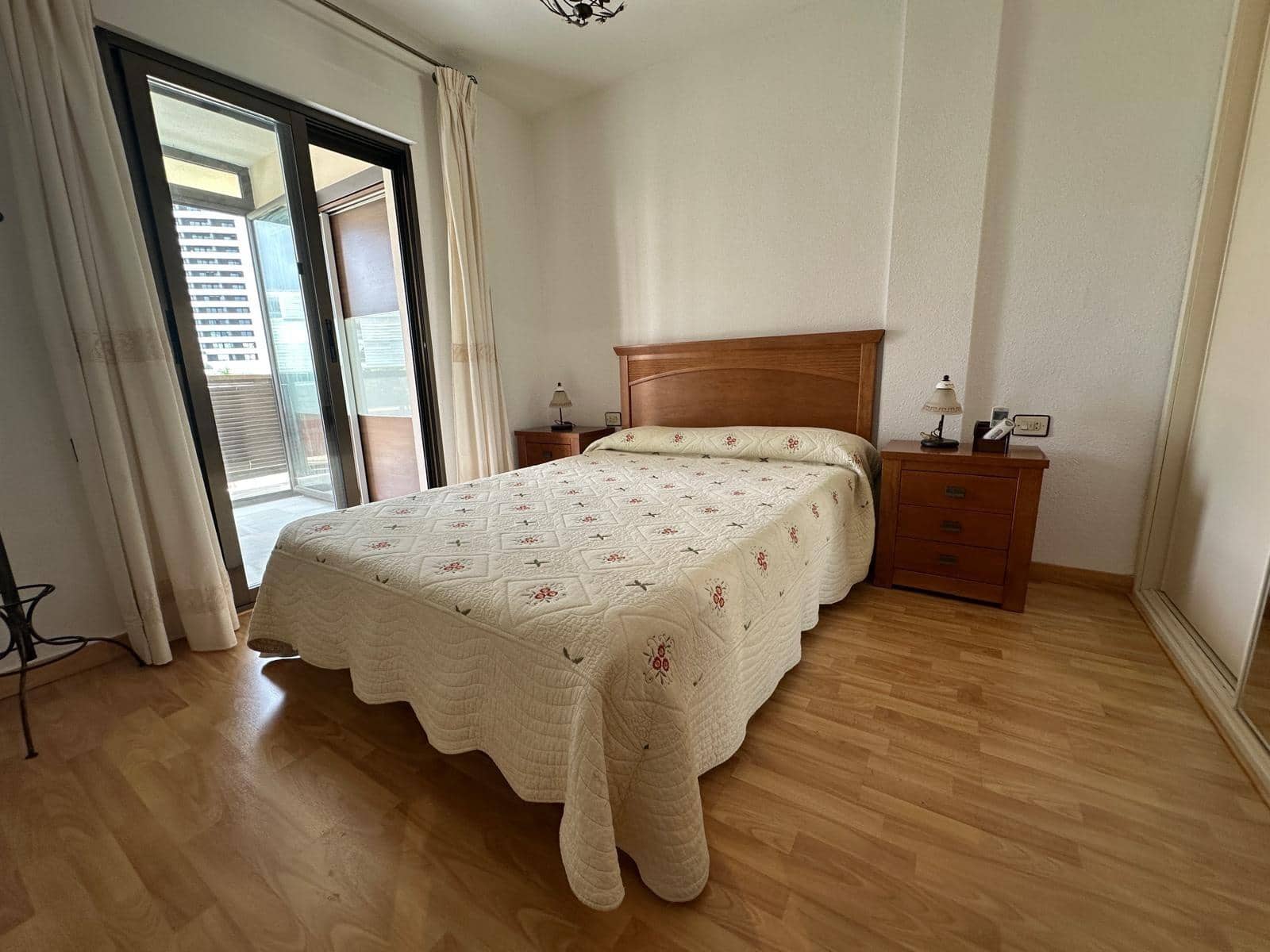 Piso de 4 habitaciones en Benidorm en venta con garaje - 399.000 € (Ref: 9034532)