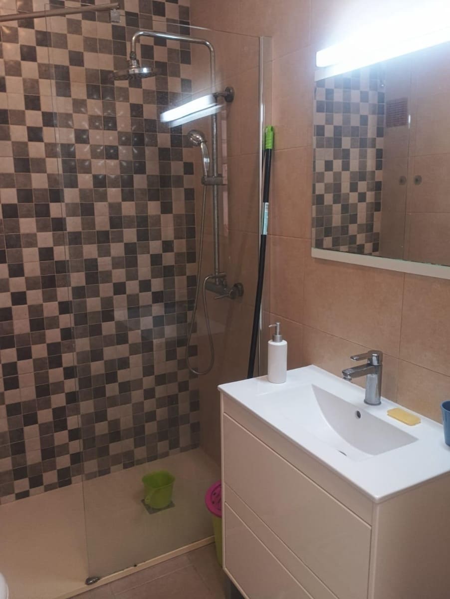 Piso de 3 habitaciones en Torrevieja en venta con garaje - 174.900 € (Ref: 9048834)