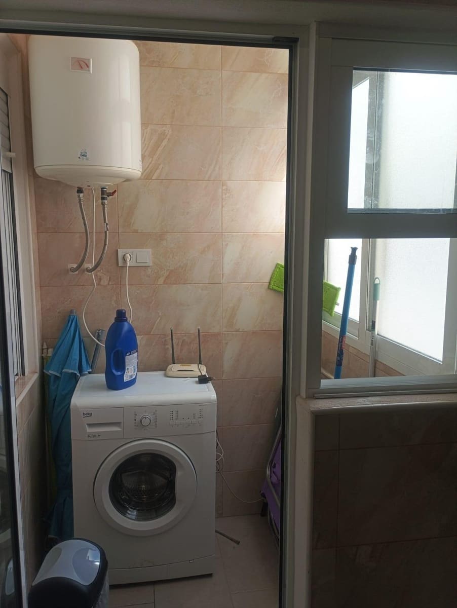 Piso de 3 habitaciones en Torrevieja en venta con garaje - 174.900 € (Ref: 9048834)