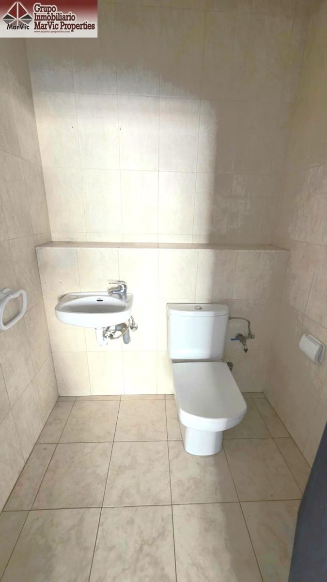 Commercial for sale in Benidorm - € 99,500 (Ref: 9059396)