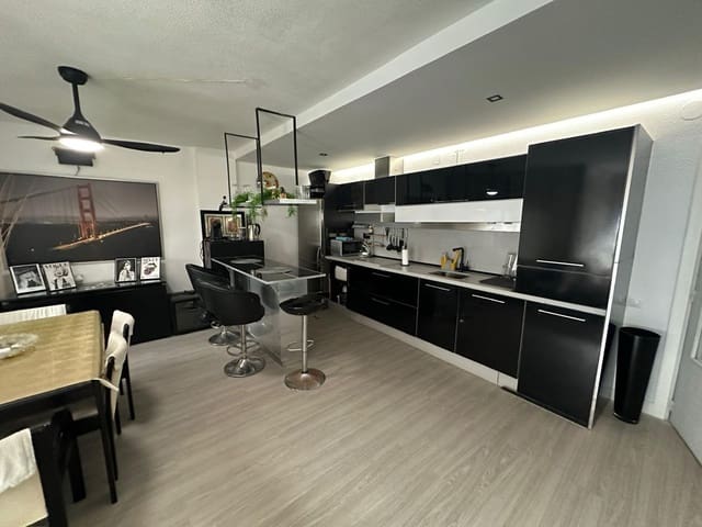 Piso de 4 habitaciones en Levante, Benidorm en venta - 335.000 € (Ref: 9065237)