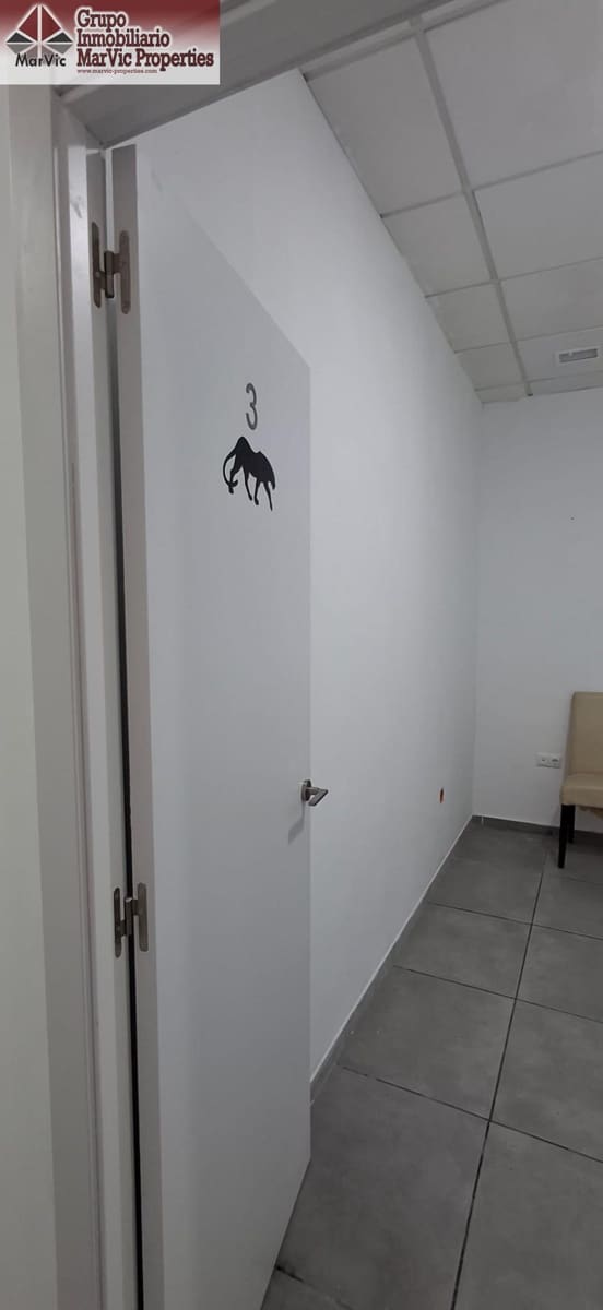 Erhverv til leje i Benidorm - € 900 (Ref: 9073435)