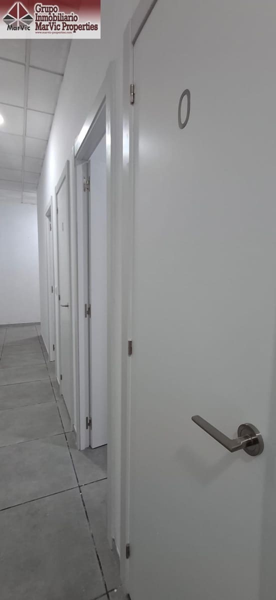 Erhverv til leje i Benidorm - € 900 (Ref: 9073435)