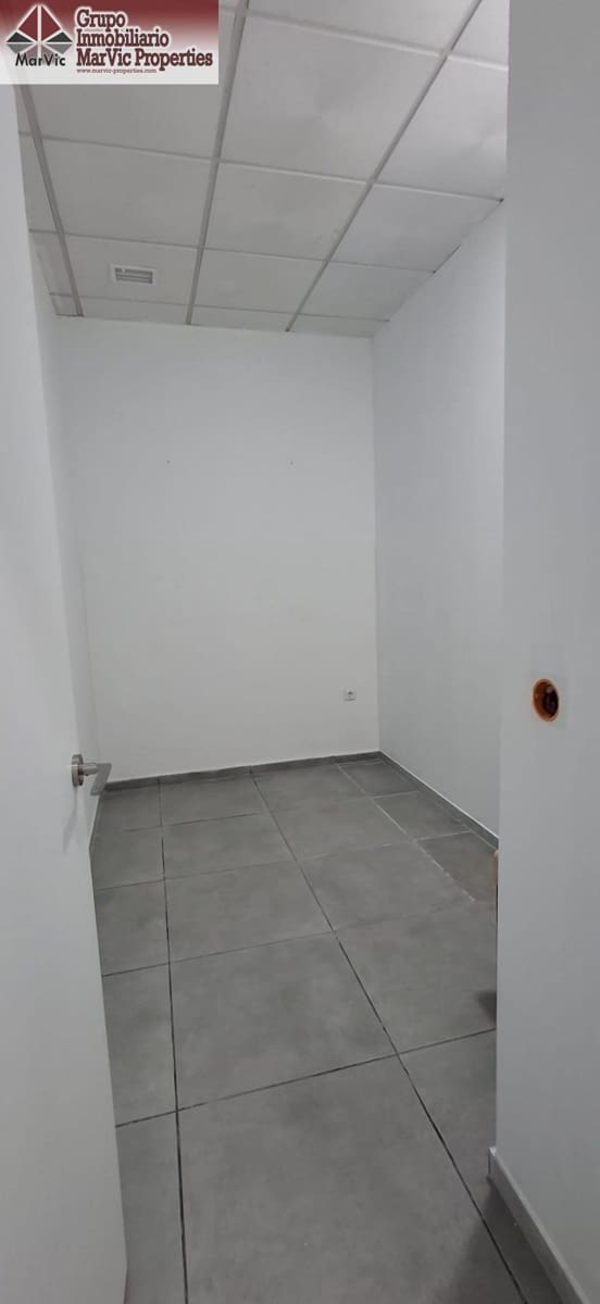 Erhverv til leje i Benidorm - € 900 (Ref: 9073435)