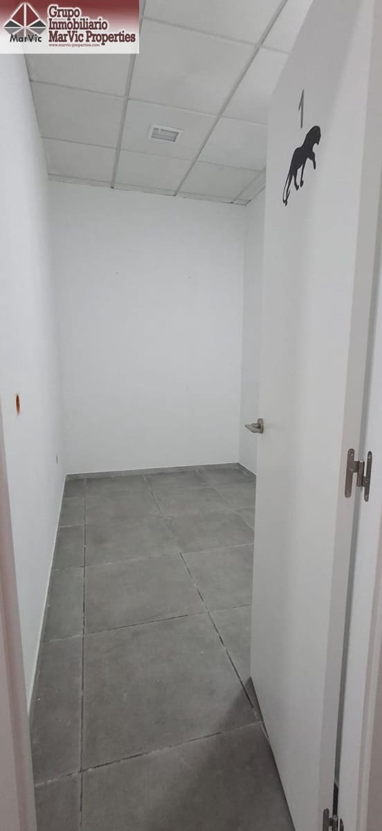 Erhverv til leje i Benidorm - € 900 (Ref: 9073435)