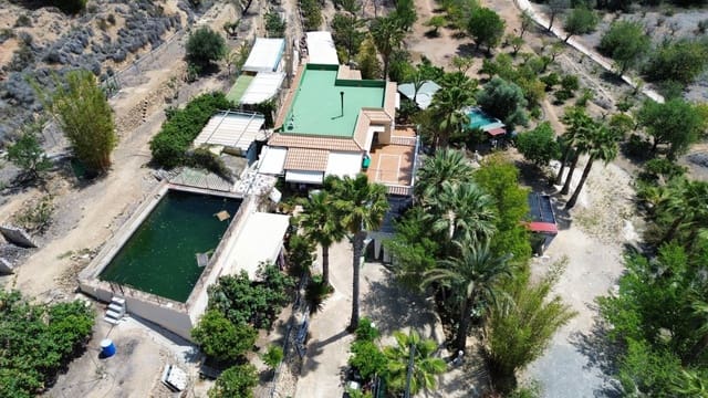 3 soveværelse Villa til salg i La Nucia med swimmingpool garage - € 595.000 (Ref: 9075138)