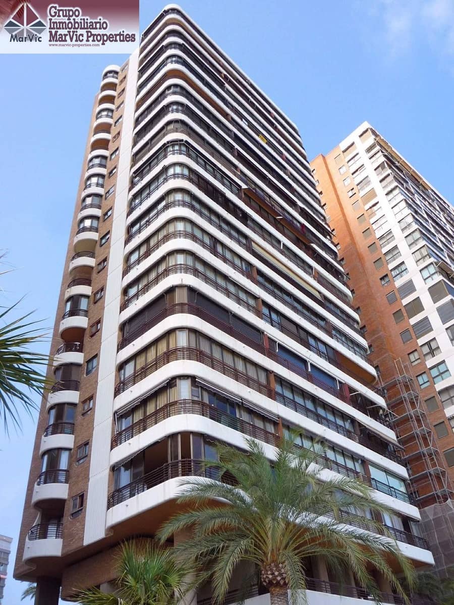 2 bedroom Flat for sale in Benidorm with pool garage - € 530,000 (Ref: 9100771)