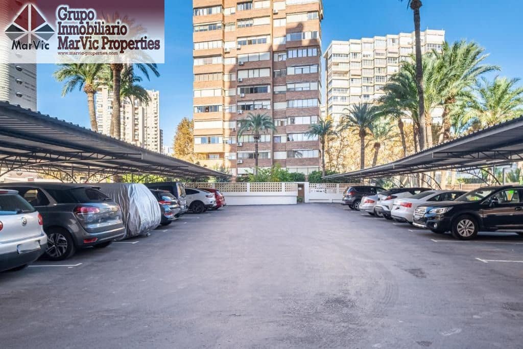 2 bedroom Flat for sale in Benidorm with pool garage - € 530,000 (Ref: 9100771)