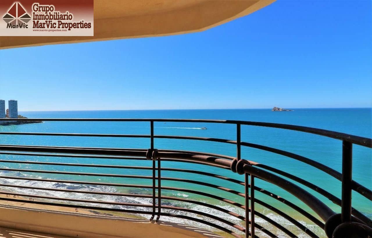 2 bedroom Flat for sale in Benidorm with pool garage - € 530,000 (Ref: 9100771)