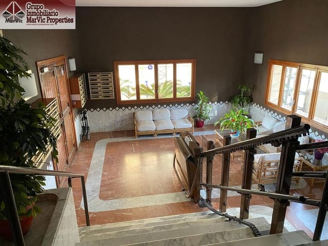 2 bedroom Flat for sale in Playa Levante, Benidorm with pool garage - € 530,000 (Ref: 9100771)