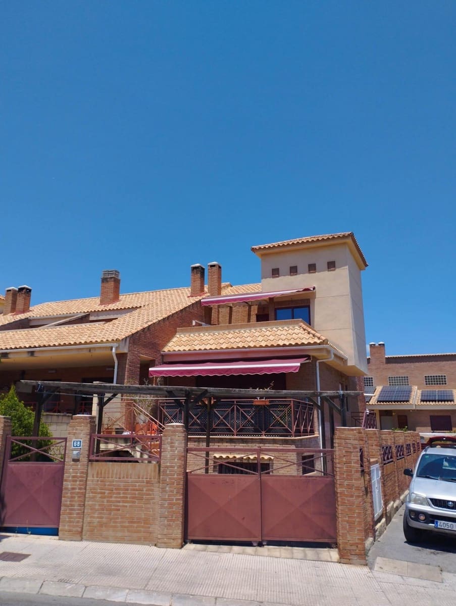 4 soveværelse Rækkehus til salg i La Nucia med garage - € 320.000 (Ref: 9125111)