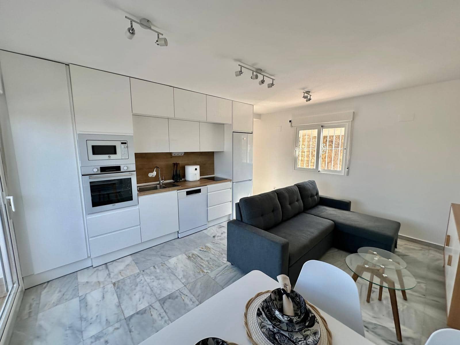 2 makuuhuone Huoneisto myytävänä paikassa Benidorm mukana uima-altaan - 268 000 € (Ref: 9142899)