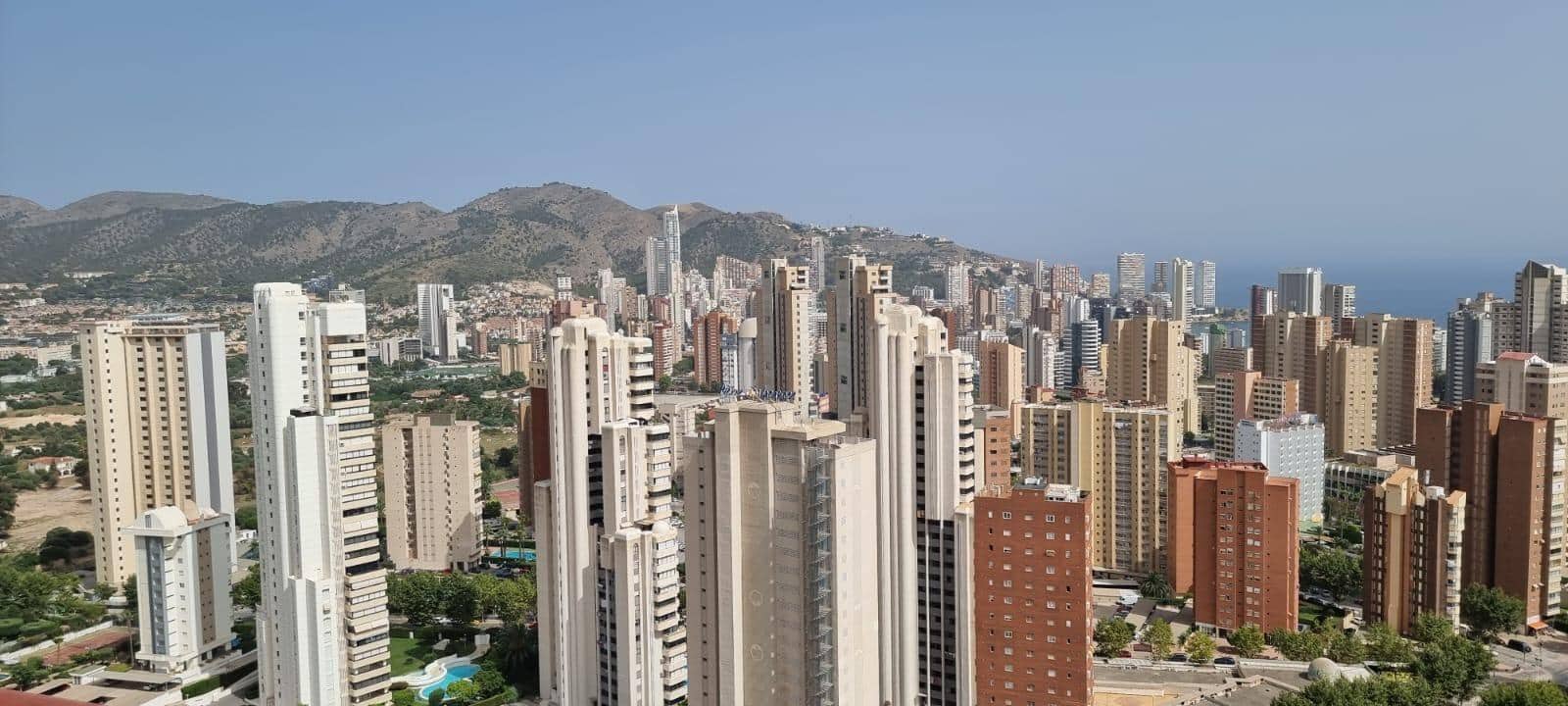 2 bedroom Apartment for sale in Benidorm with pool garage - € 313,000 (Ref: 9161044)