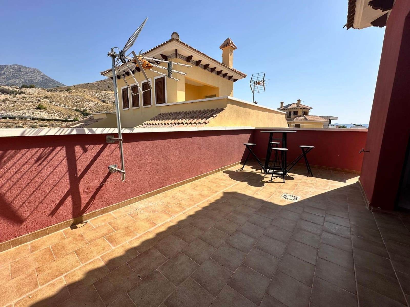 4 slaapkamer Rijtjeshuis te koop in Finestrat met garage - € 367.500 (Ref: 9169557)